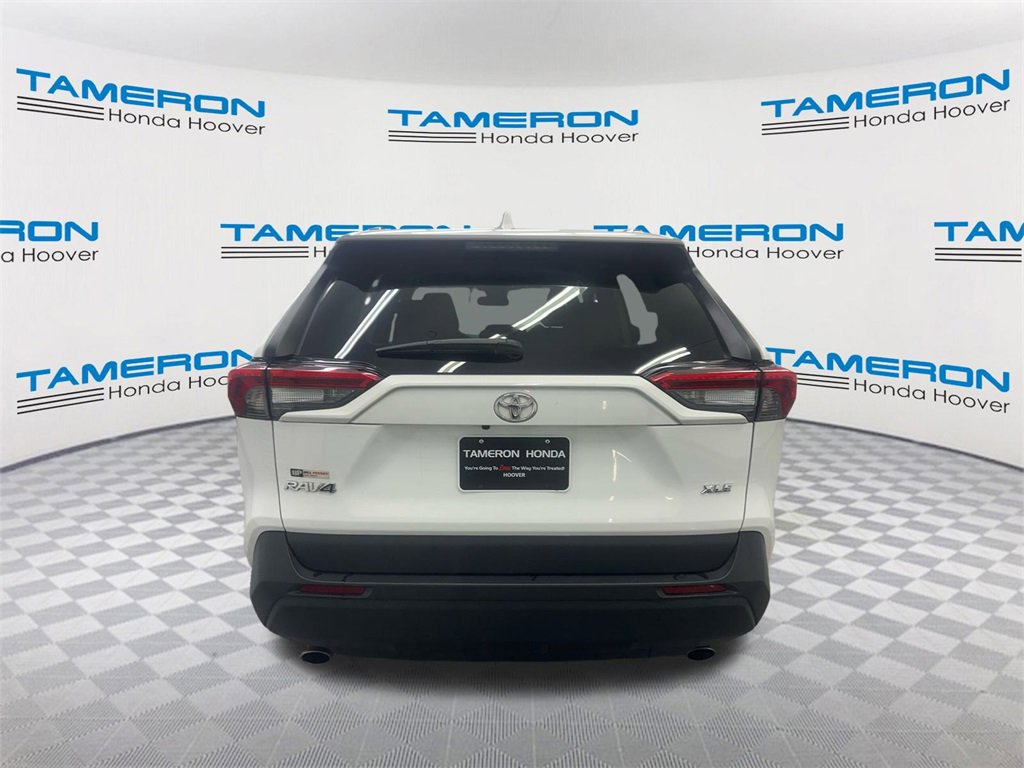 Used 2022 Toyota RAV4 XLE image 4
