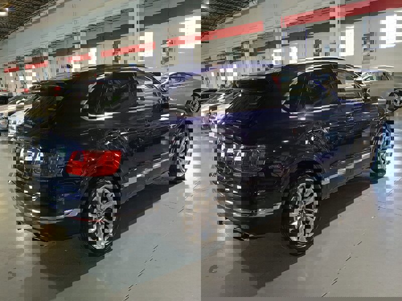 Used 2017 Bentley Bentayga image 5