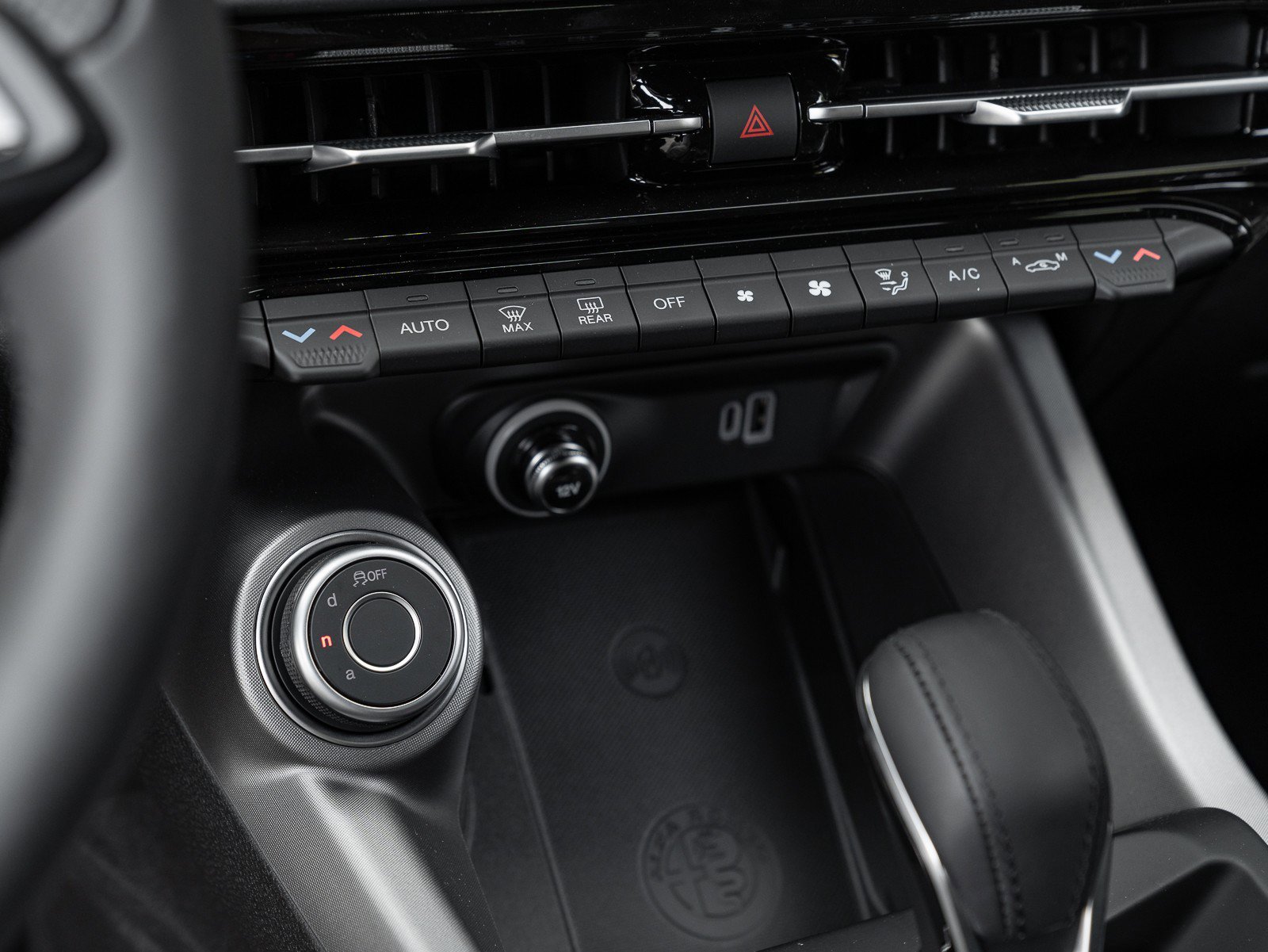 New 2024 Alfa Romeo Tonale Ti w/ Active Assist Package image 36