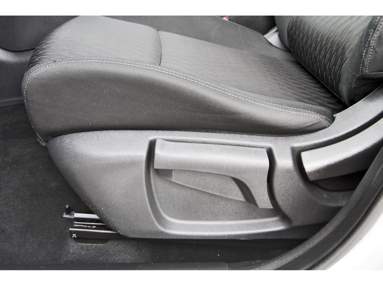 Used 2019 Nissan Rogue S AWD/4WD image 29