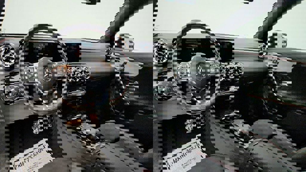 Used 2021 Mercedes-Benz CLA 250 image 12