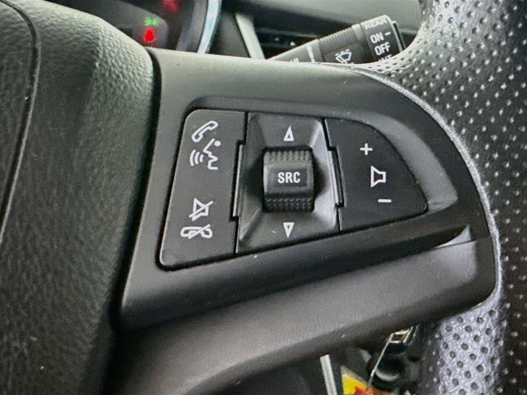 Used 2021 Chevrolet Trax LS FWD image 14