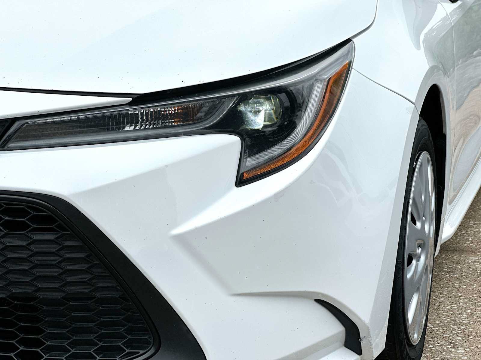 Used 2022 Toyota Corolla LE FWD image 16