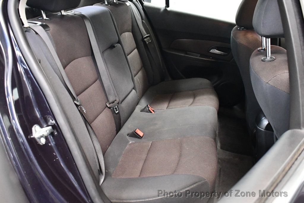 Used 2016 Chevrolet Cruze LT FWD image 15