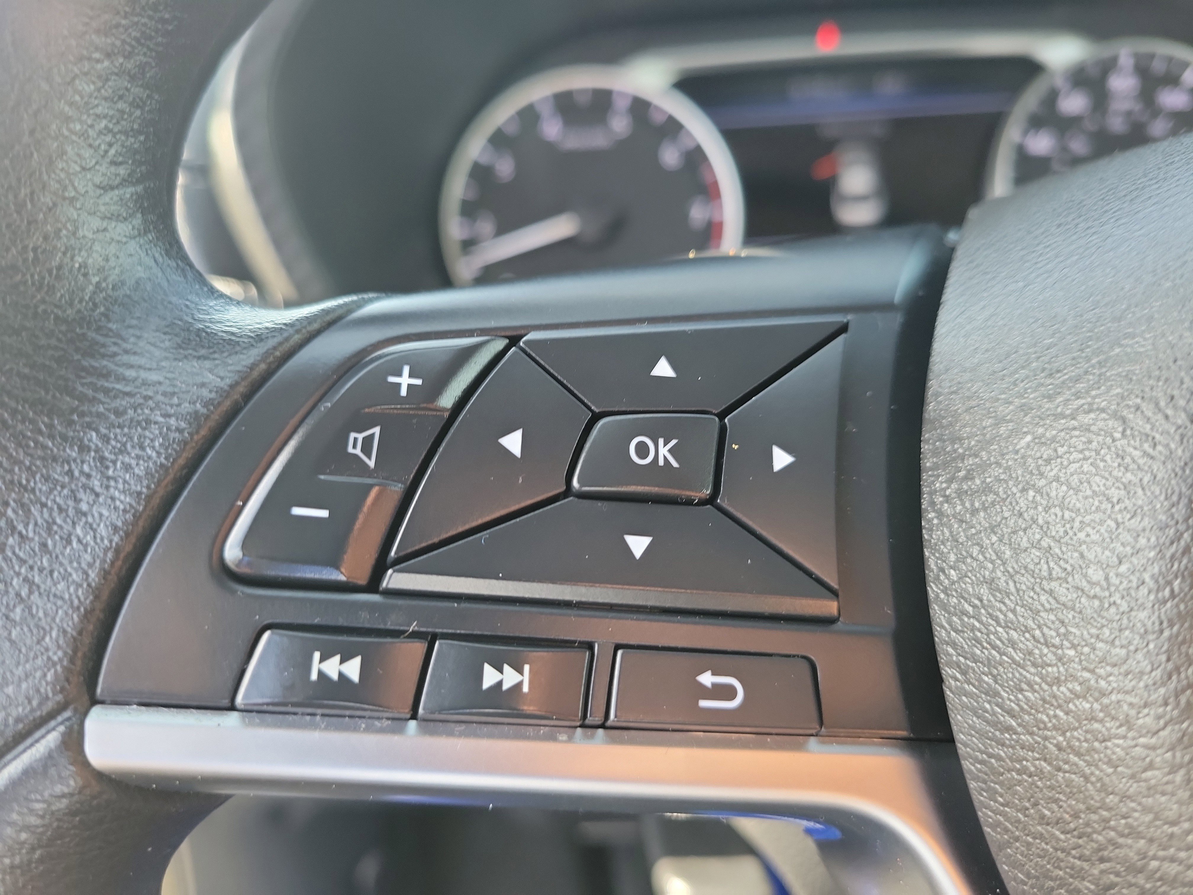 Used 2024 Nissan Sentra SV image 22