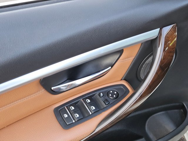 Used 2017 BMW 330e image 13