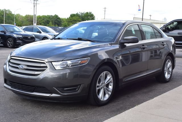 Used 2017 Ford Taurus SEL FWD image 13
