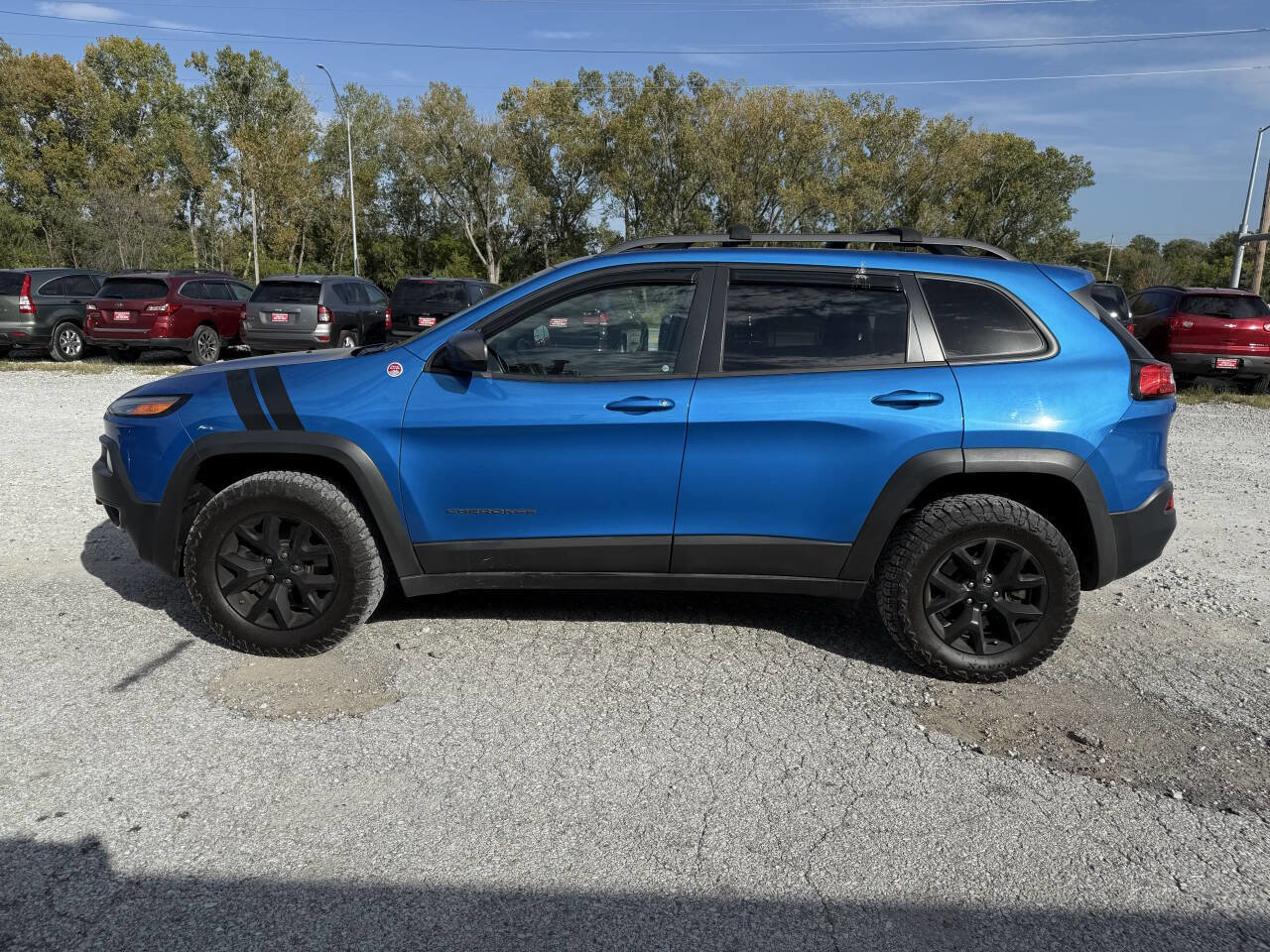 Used 2017 Jeep Cherokee Trailhawk w/ Cold Weather Group image 7