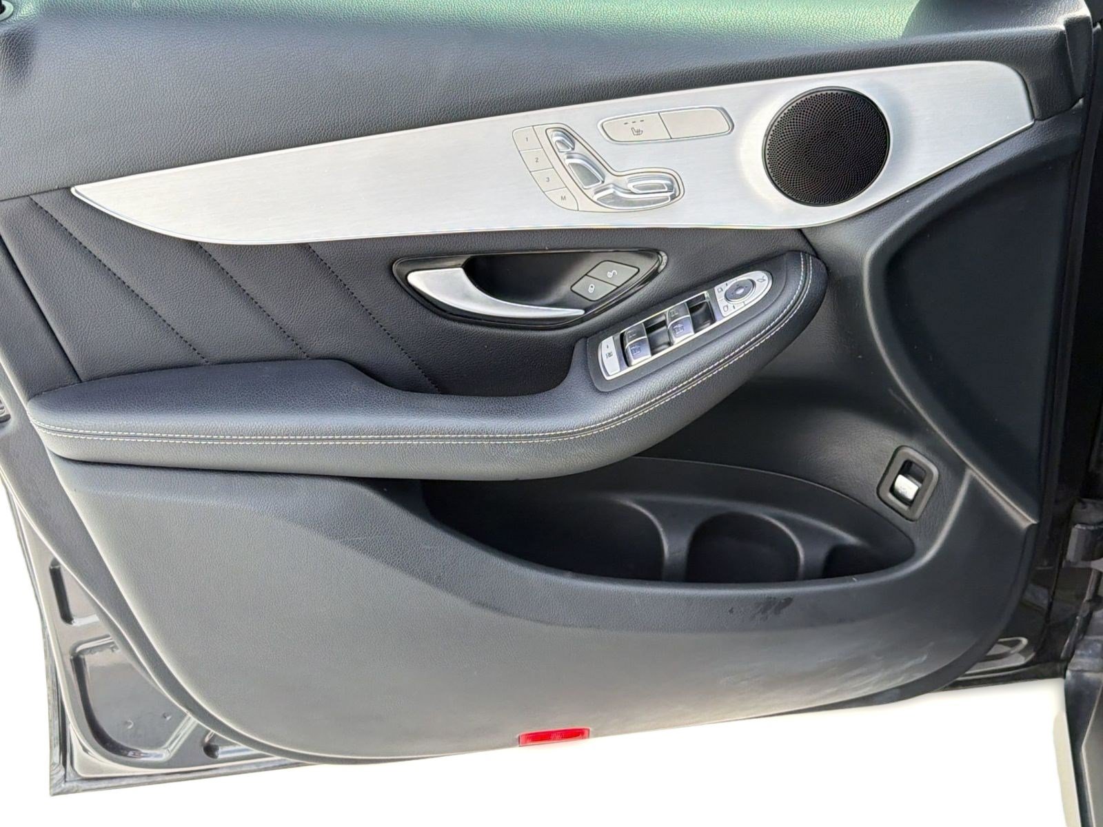 Used 2022 Mercedes-Benz GLC 300 image 13