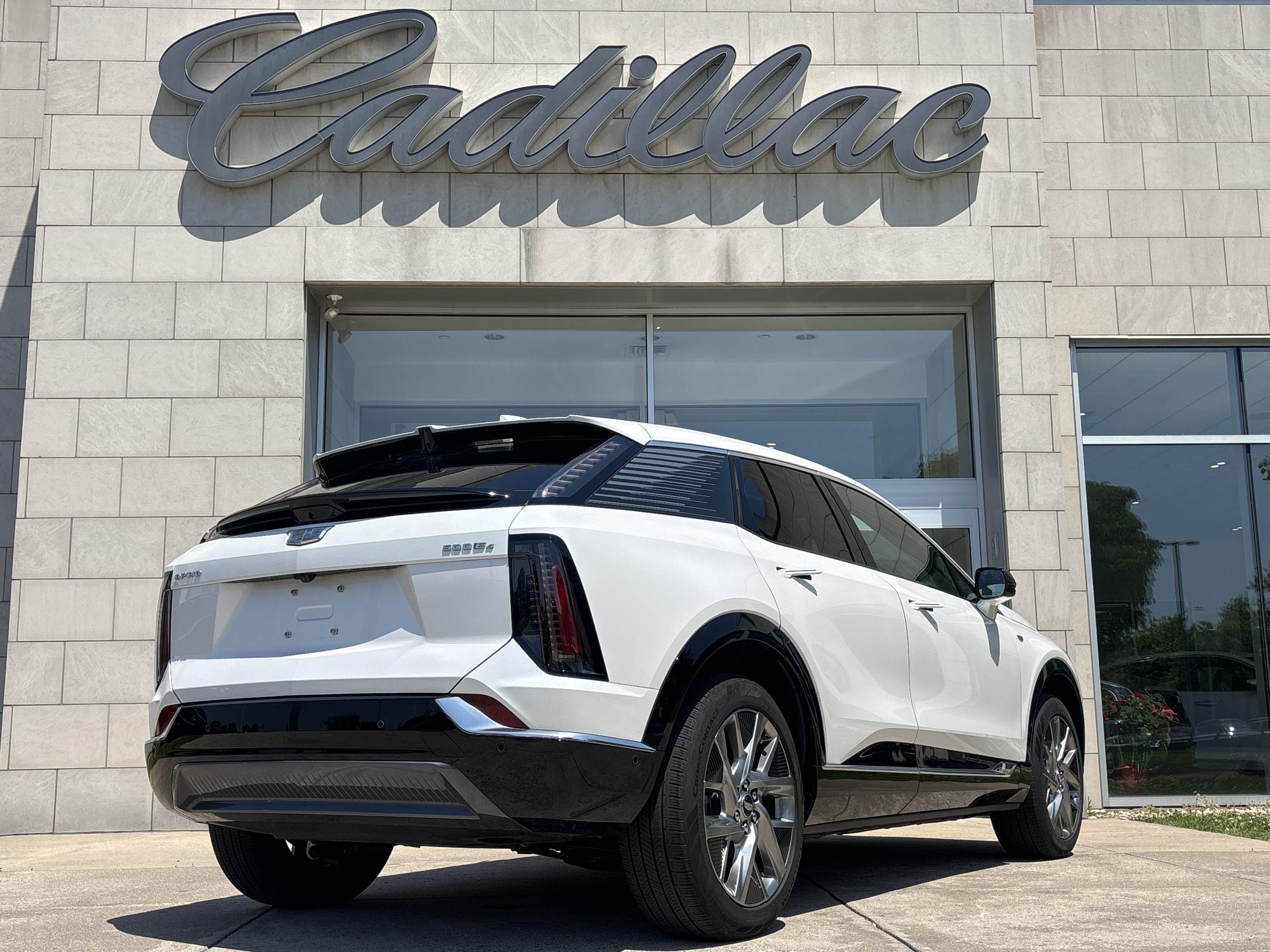 Used 2025 Cadillac Optiq Luxury 2 AWD/4WD image 4