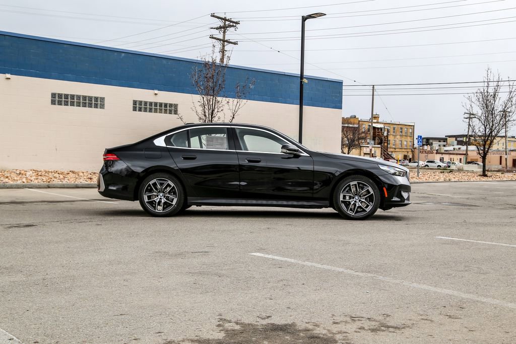 New 2026 BMW 530i xDrive w/ Premium Package image 6
