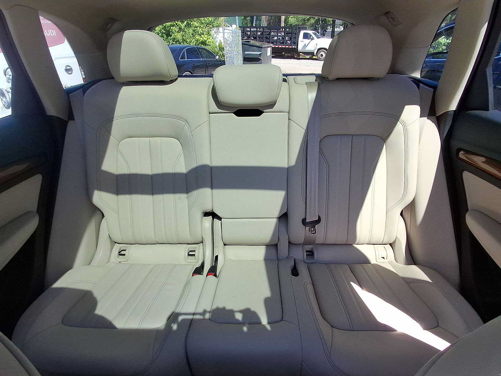Used 2023 Audi Q5 2.0T Premium w/ Convenience Package AWD/4WD image 13