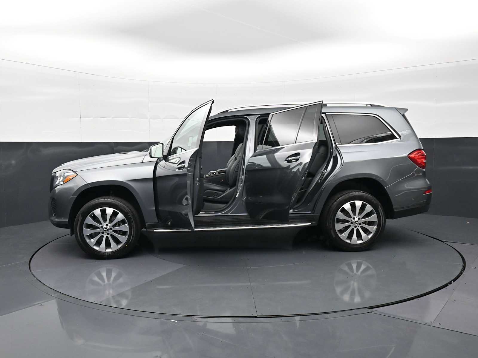 Used 2019 Mercedes-Benz GLS 450 4MATIC image 36