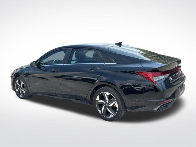 Used 2023 Hyundai Elantra Limited w/ Cargo Package FWD image 3