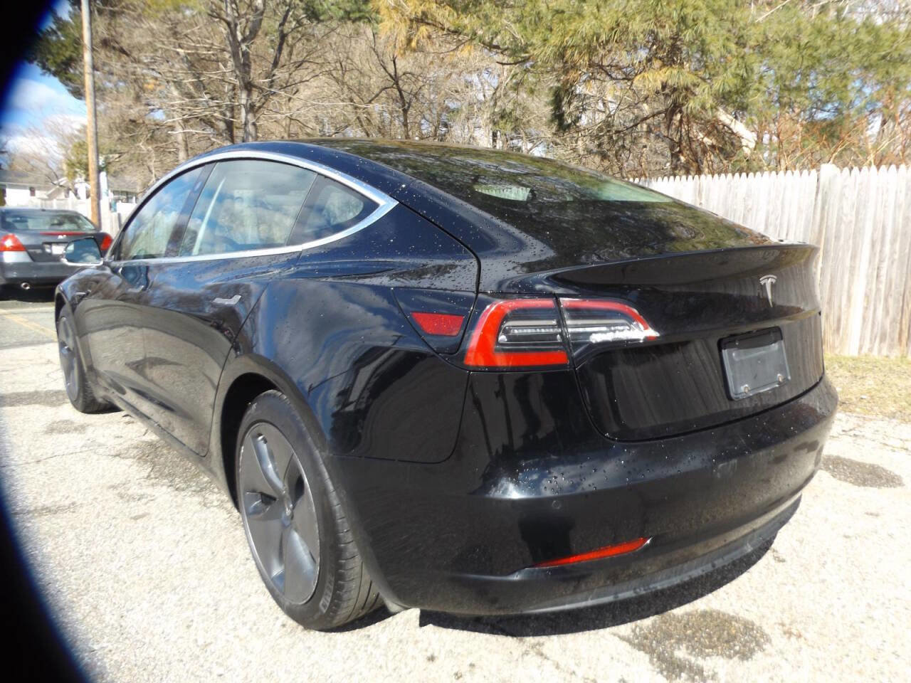 Used 2019 Tesla Model 3 Standard Range Plus image 3