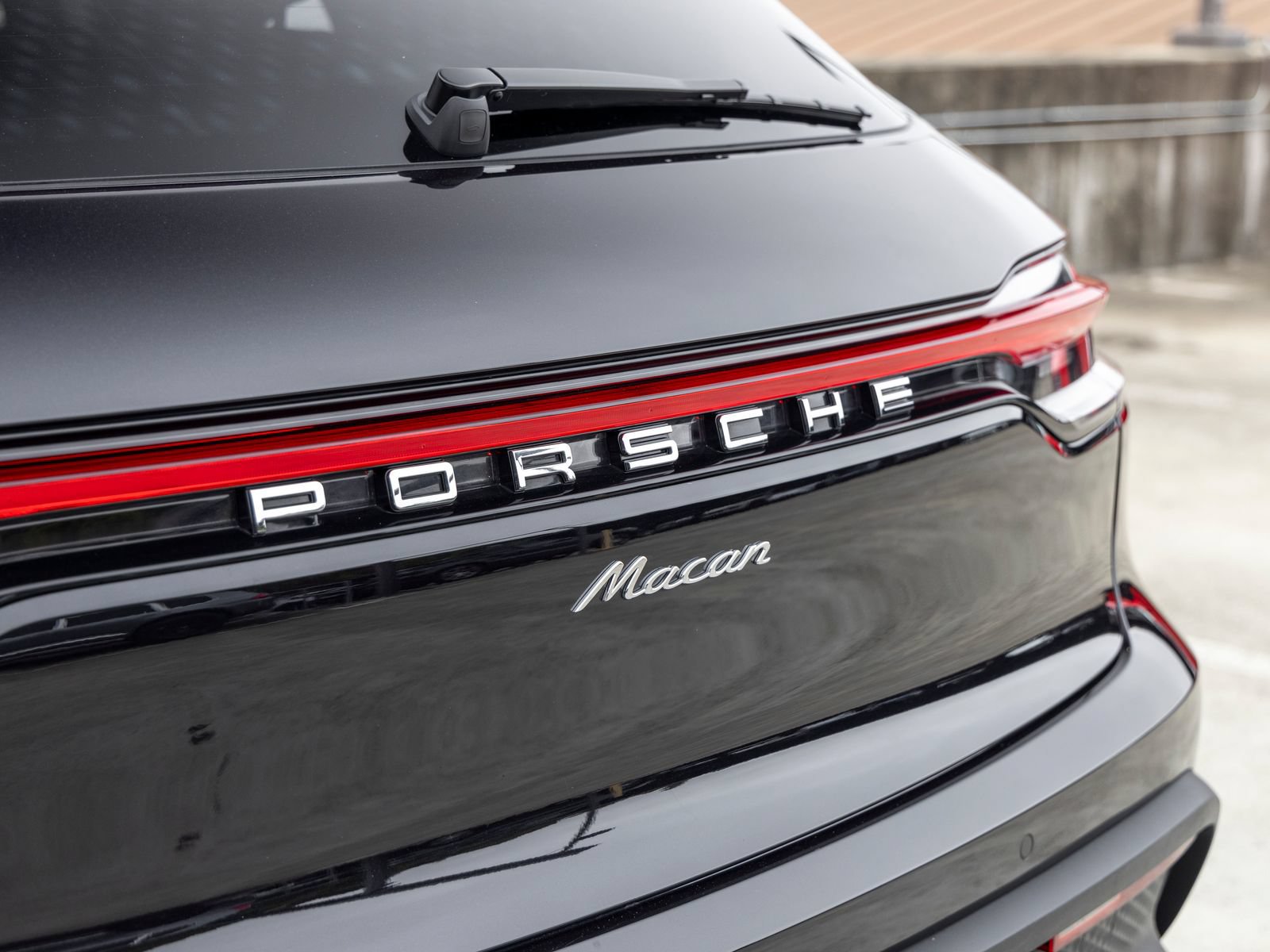 Used 2026 Porsche Macan AWD/4WD image 22