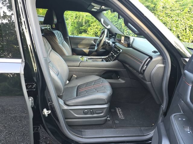Used 2025 Nissan Armada PRO-4X AWD/4WD image 28