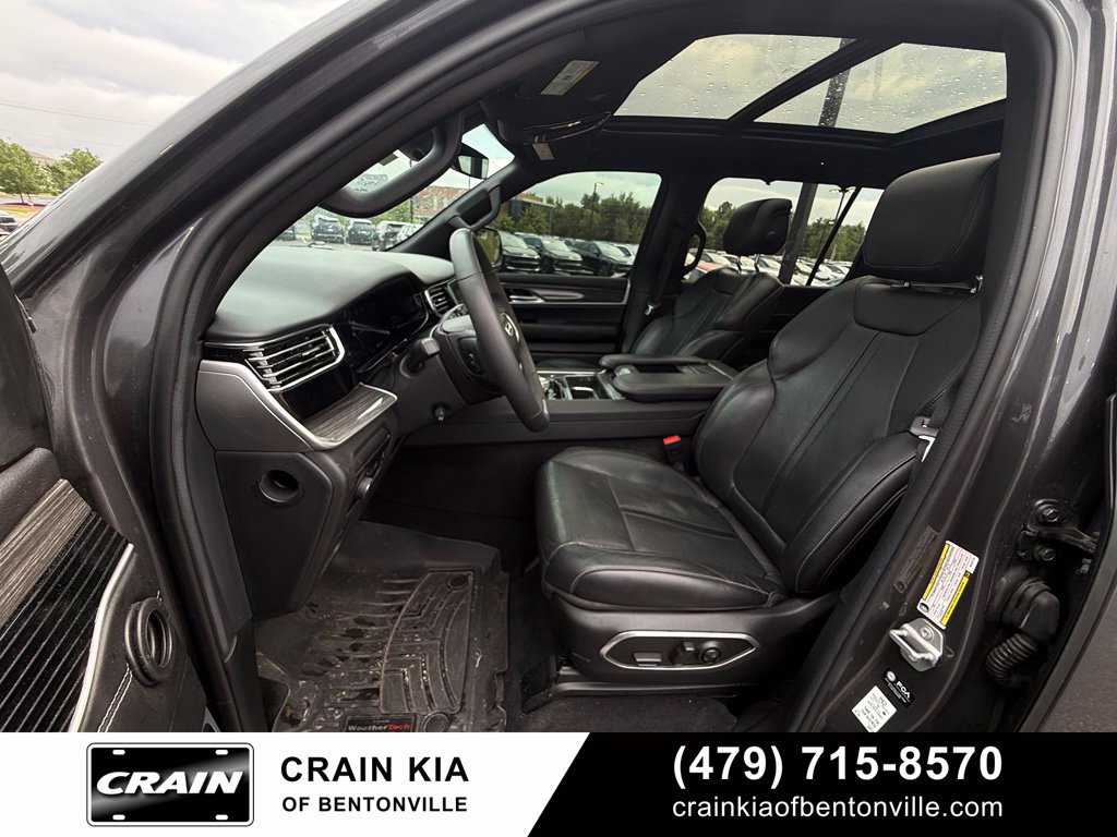 Used 2022 Jeep Wagoneer Series III w/ Premium Group I AWD/4WD image 20