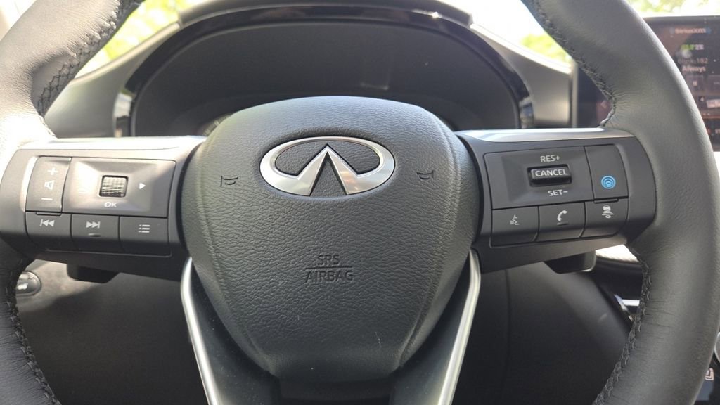 Certified 2025 INFINITI QX60 Luxe AWD/4WD image 37