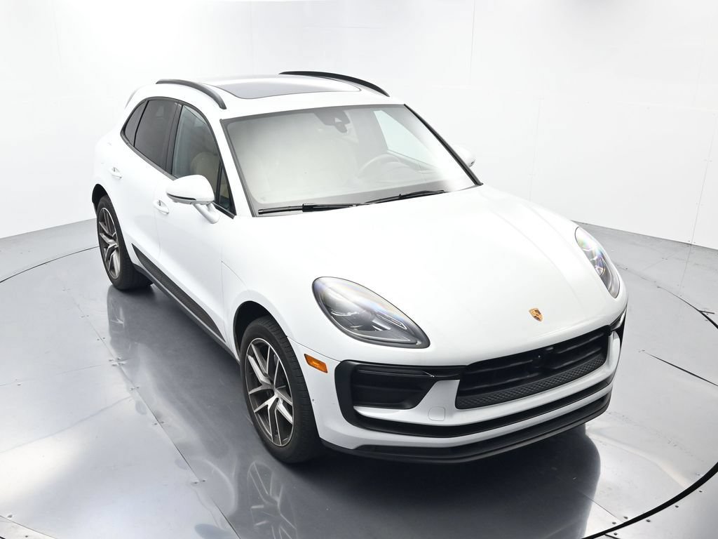 Certified 2023 Porsche Macan AWD/4WD image 38
