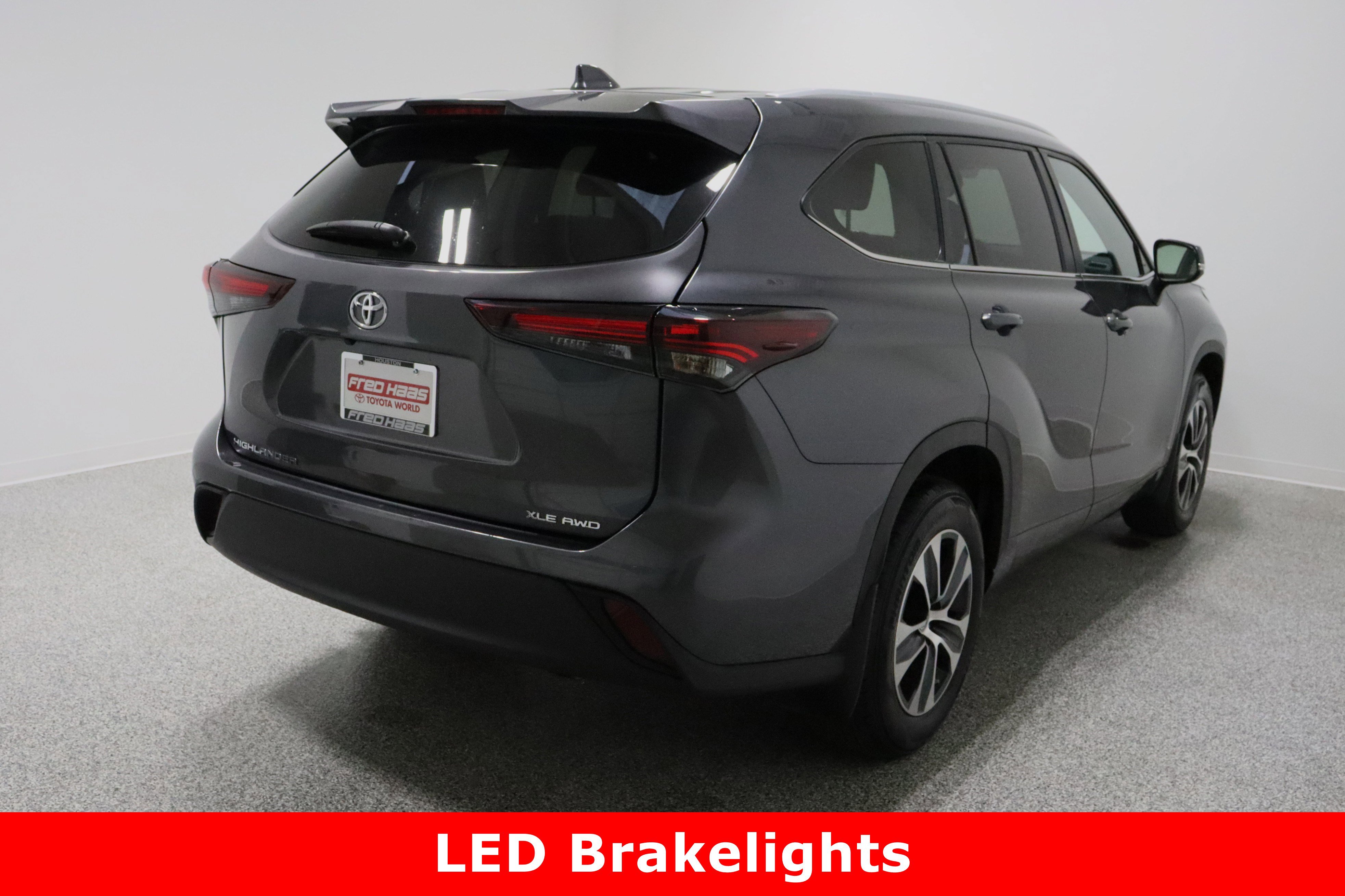 Used 2024 Toyota Highlander XLE image 7