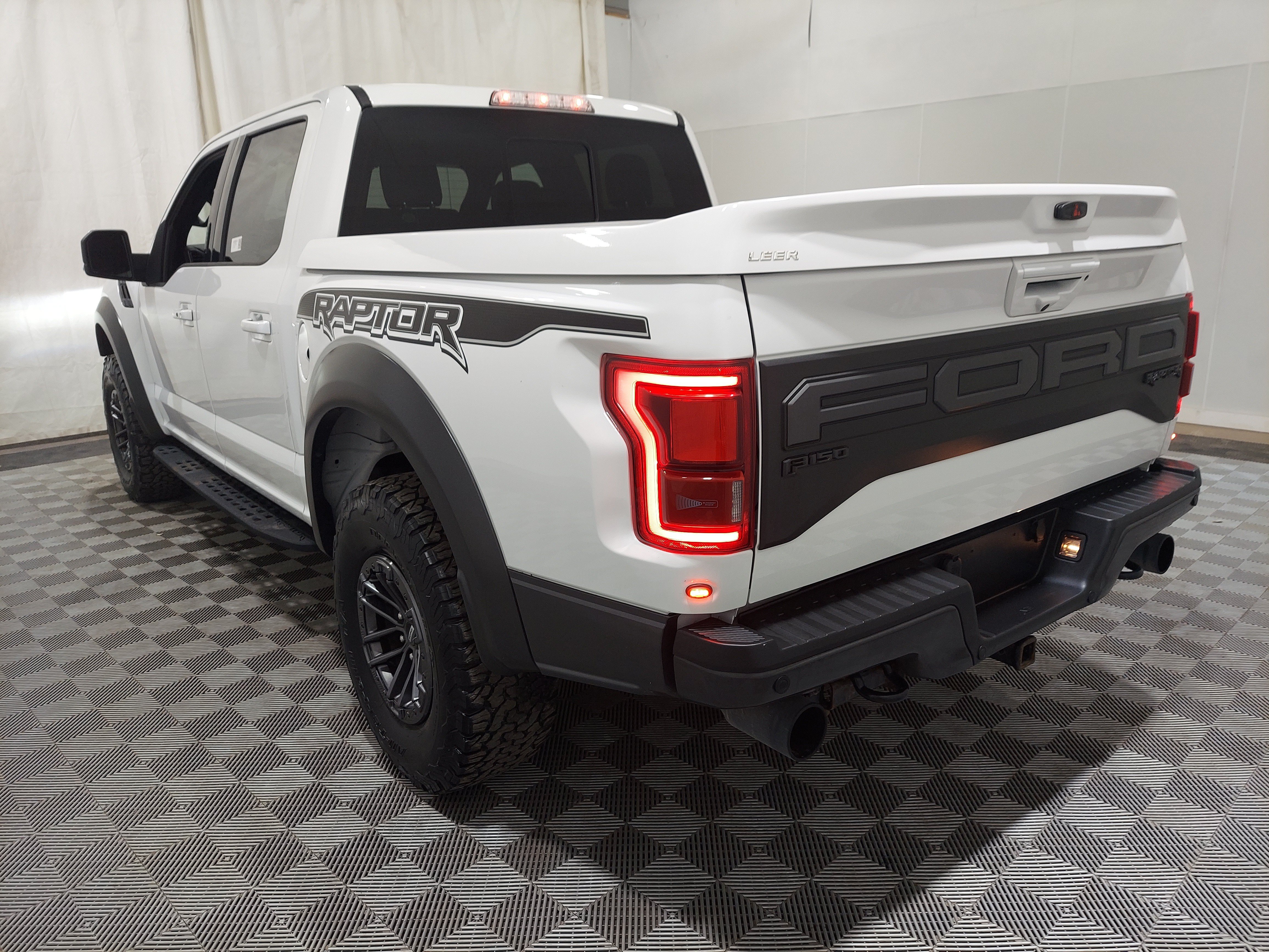 Used 2020 Ford F150 Raptor w/ Equipment Group 802A Luxury AWD/4WD image 2