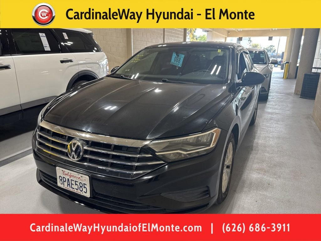 Used 2019 Volkswagen Jetta R-Line image 1