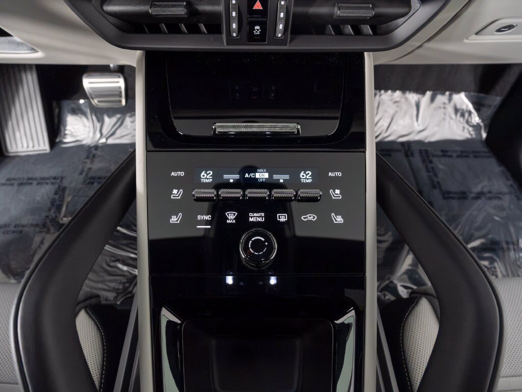 New 2026 Porsche Cayenne GTS AWD/4WD image 26