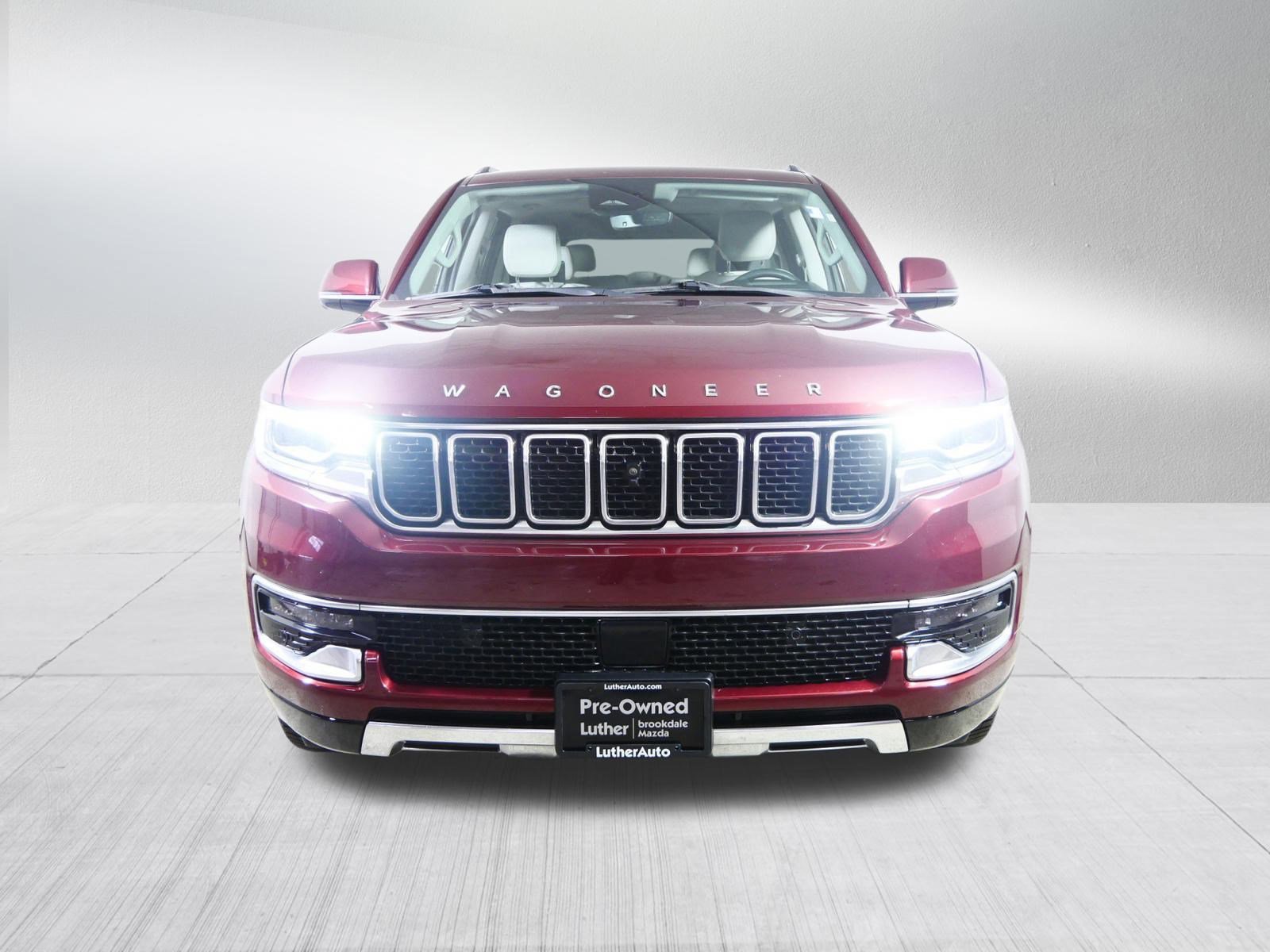 Used 2022 Jeep Wagoneer Series III w/ Premium Group I image 2