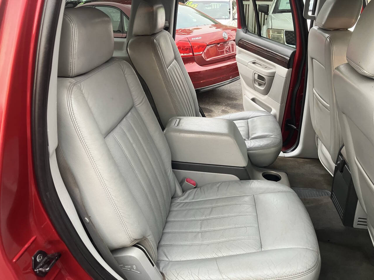 Used 2005 Lincoln Aviator AWD image 31