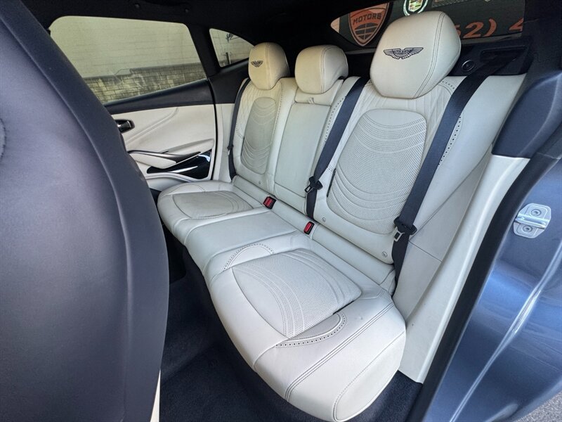Used 2022 Aston Martin DBX AWD/4WD image 28