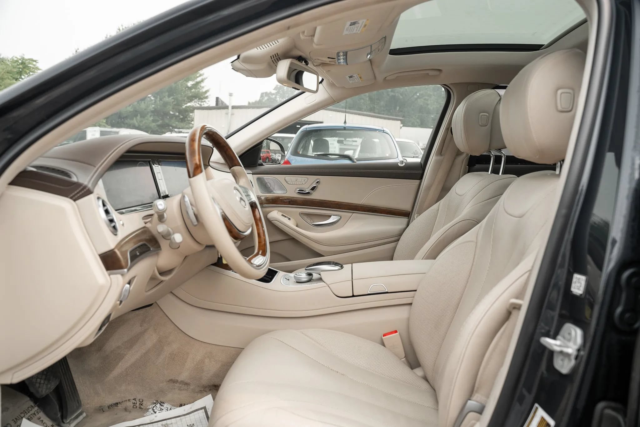Used 2016 Mercedes-Benz S 550 4MATIC Sedan w/ Premium Package image 7
