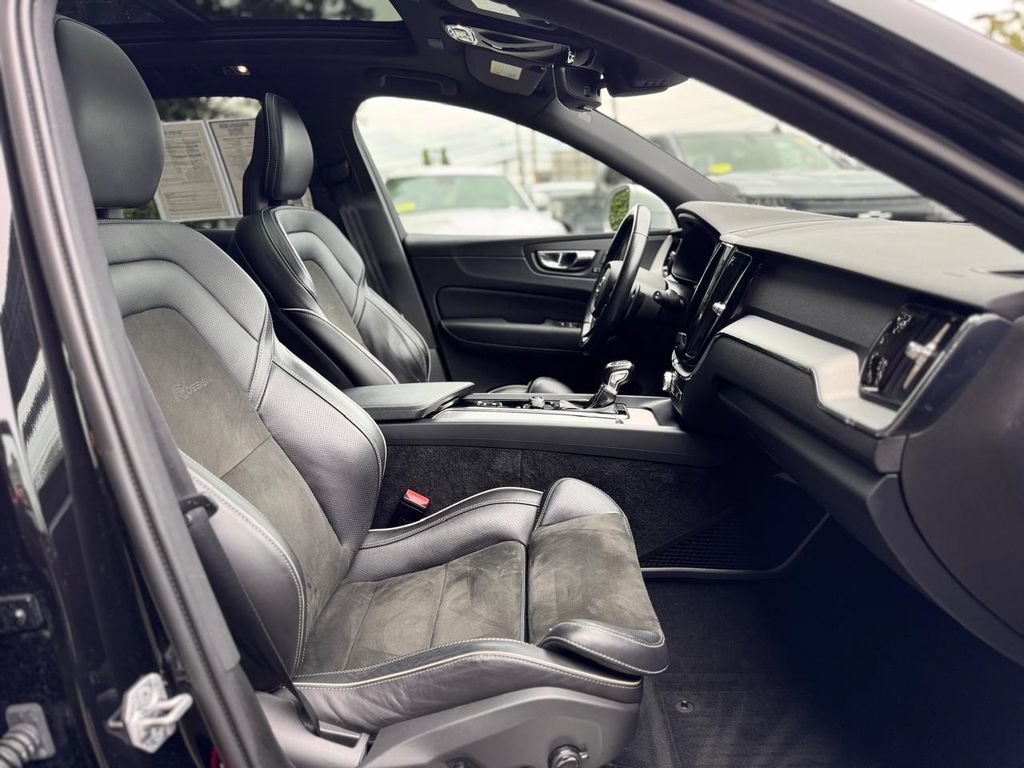 Used 2019 Volvo XC60 T6 R-Design w/ Protection Package AWD/4WD image 26