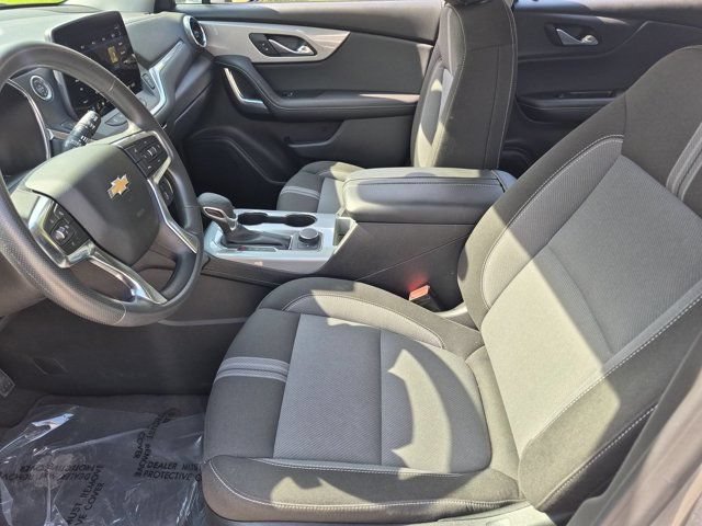 Used 2025 Chevrolet Blazer LT FWD image 24