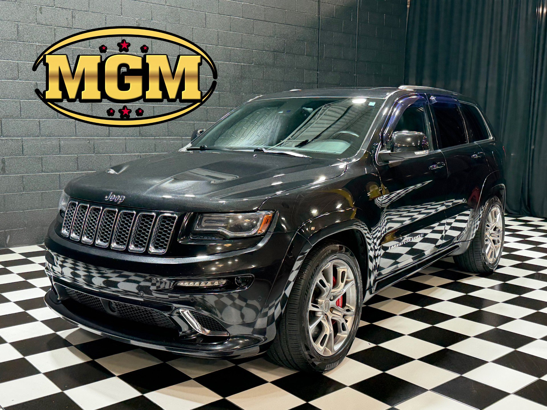 Used 2014 Jeep Grand Cherokee SRT8 w/ Luxury Group II AWD/4WD image 1