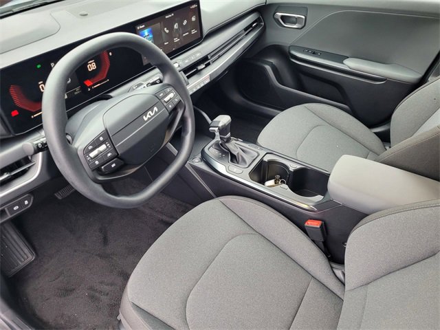 Used 2025 Kia K4 LXS image 8