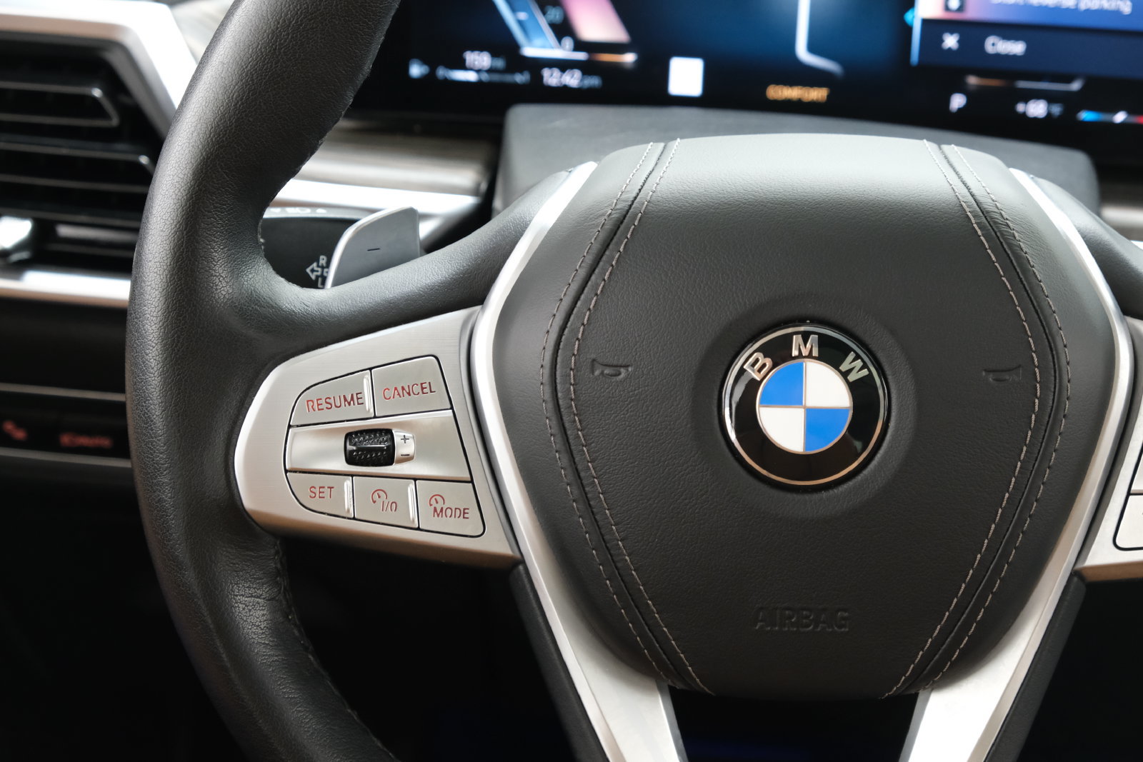 Used 2024 BMW X7 xDrive40i w/ Premium Package AWD/4WD image 12