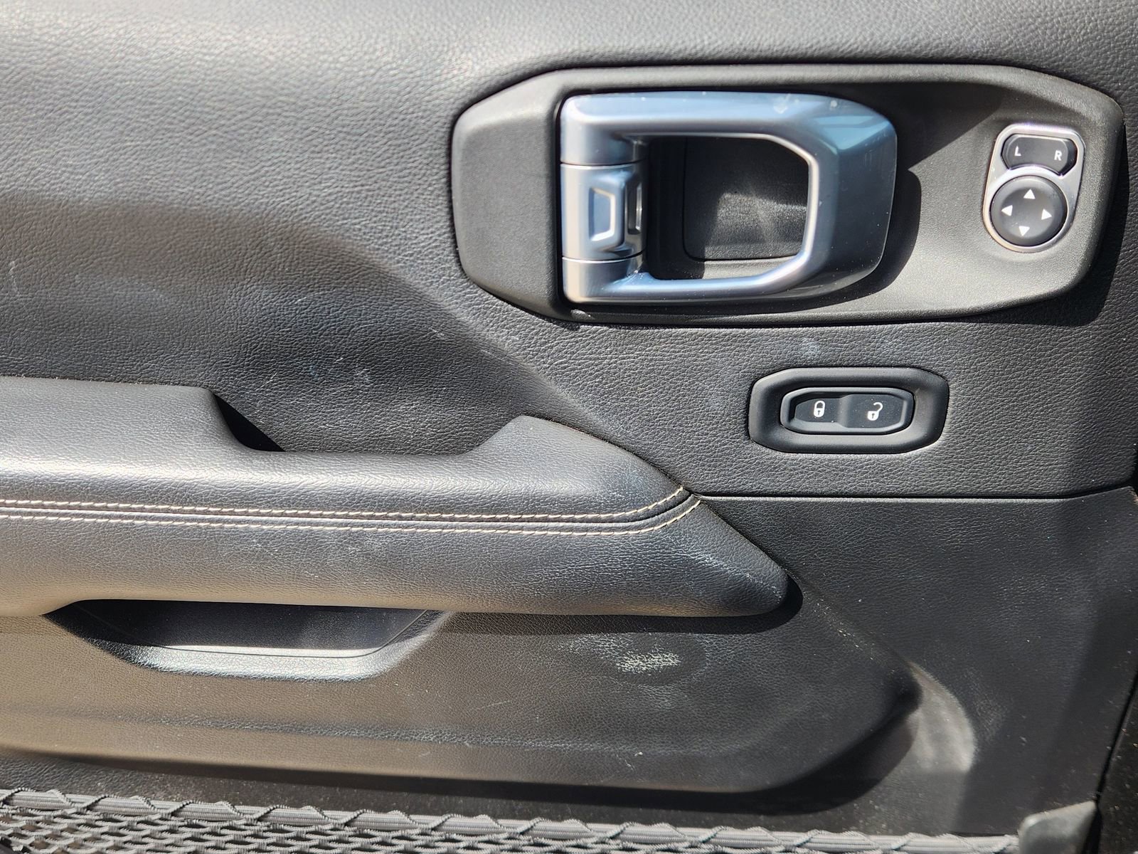 Used 2021 Jeep Wrangler Unlimited Sahara image 27