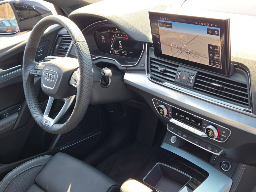 Used 2025 Audi Q5 2.0T Premium Plus image 12