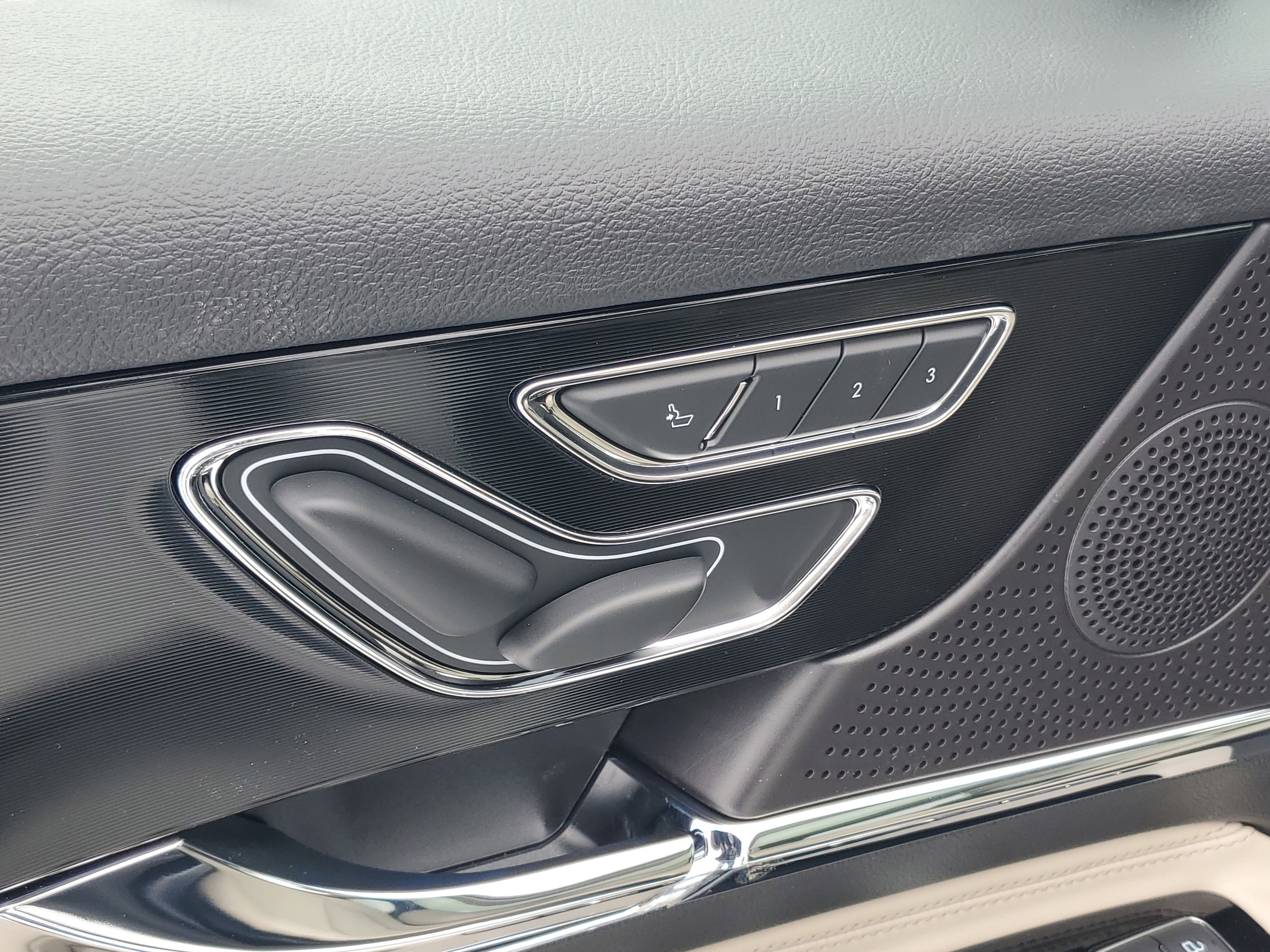 New 2026 Lincoln Corsair Premiere image 9