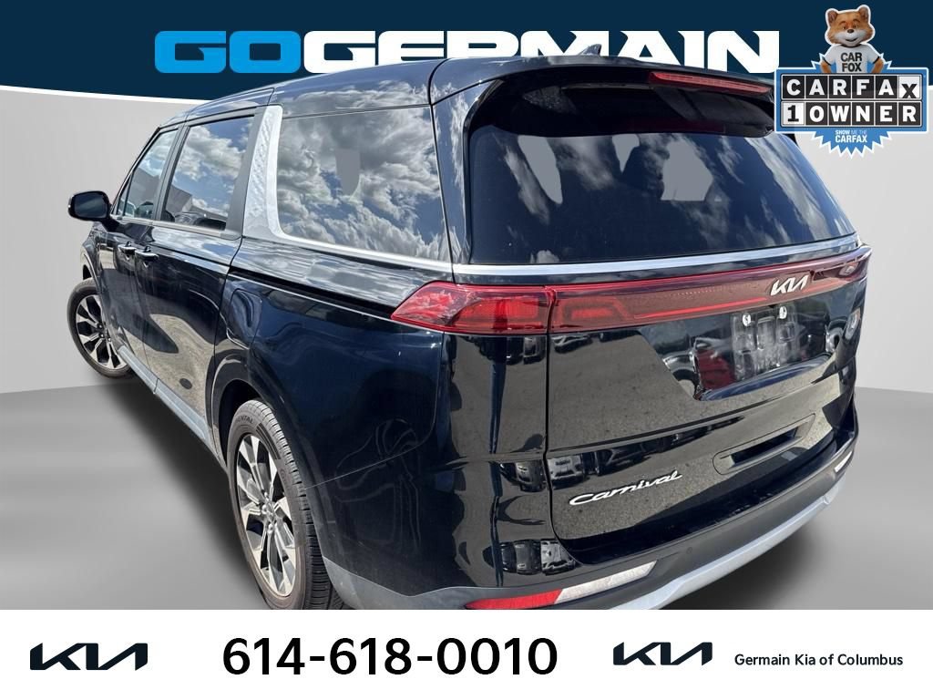 Used 2022 Kia Carnival EX FWD image 2
