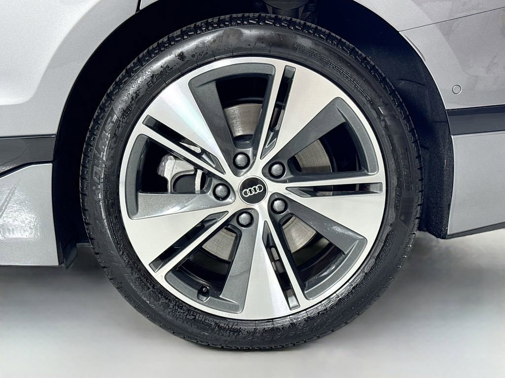 Used 2025 Audi A6 e-tron Premium Plus w/ Premium Plus RWD image 10