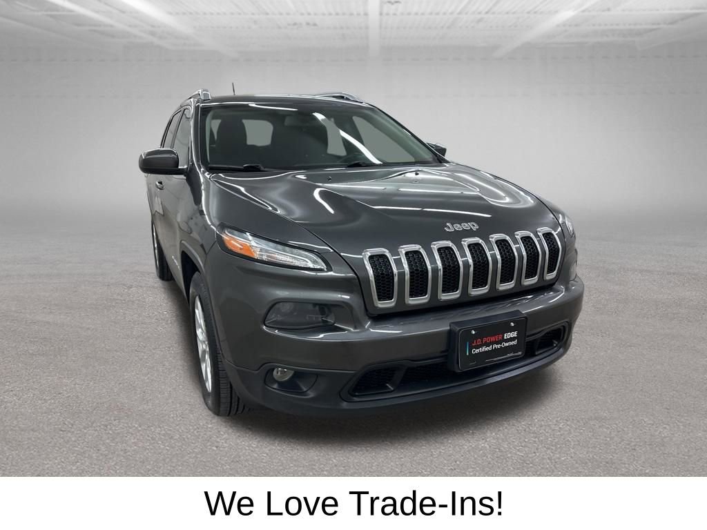 Used 2017 Jeep Cherokee Latitude w/ Cold Weather Group image 3