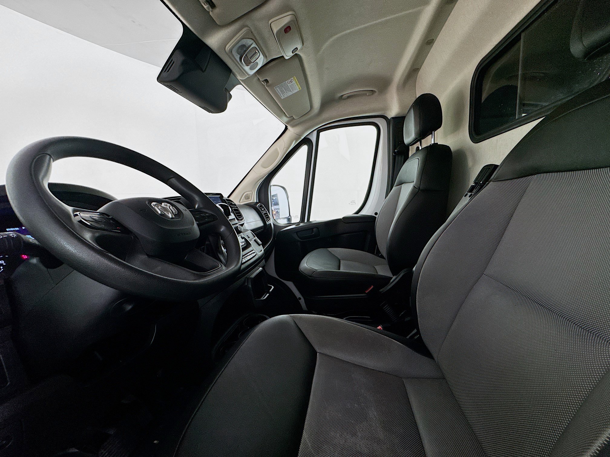 Used 2025 RAM ProMaster 2500 w/ Convenience Group FWD image 20