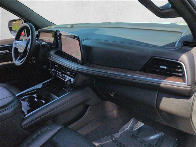 Used 2025 Chevrolet Suburban Z71 AWD/4WD image 23