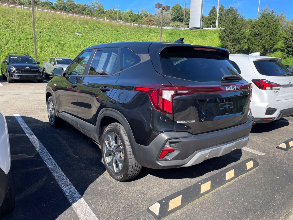 Used 2025 Kia Seltos LX AWD/4WD image 6