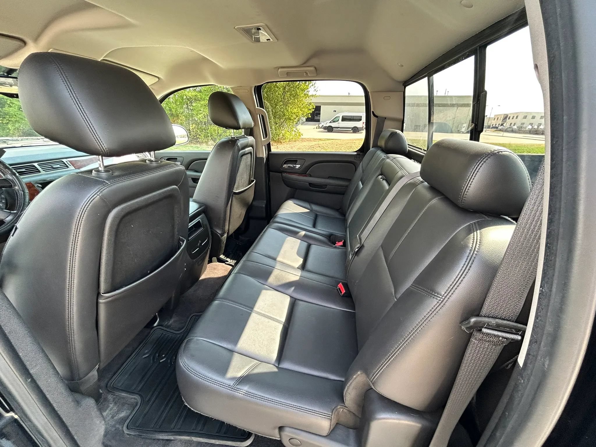 Used 2010 Chevrolet Silverado 1500 LTZ w/ Convenience Package RWD image 12