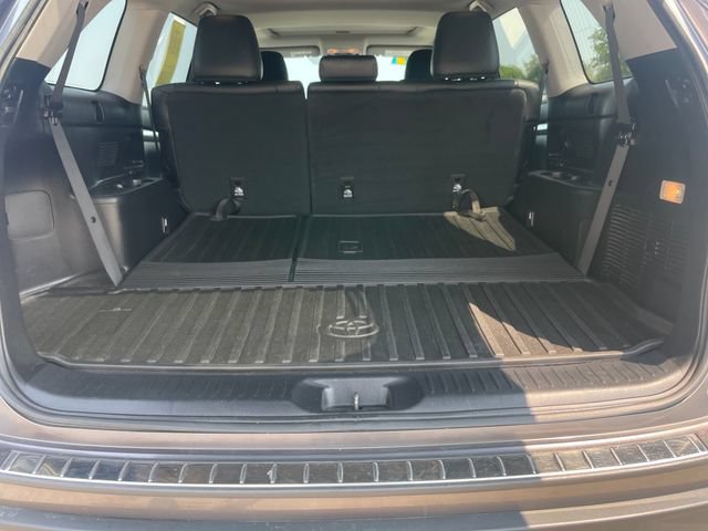 Used 2017 Toyota Highlander XLE w/ Protection Package #3 AWD/4WD image 32