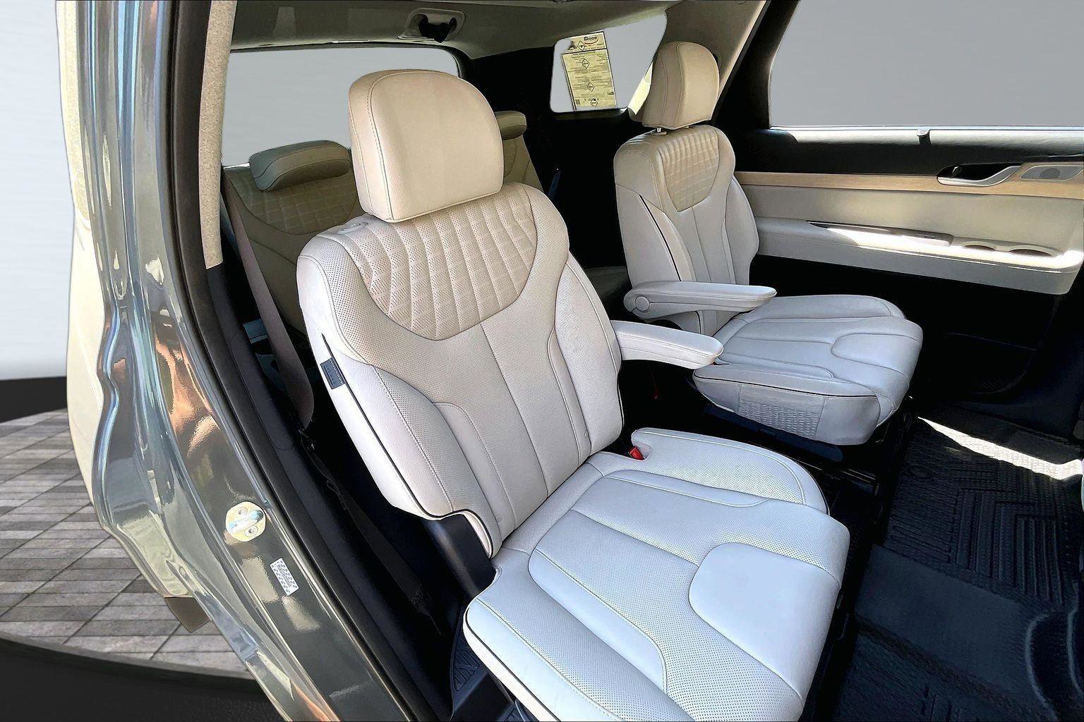 Used 2024 Hyundai Palisade Limited AWD/4WD image 28