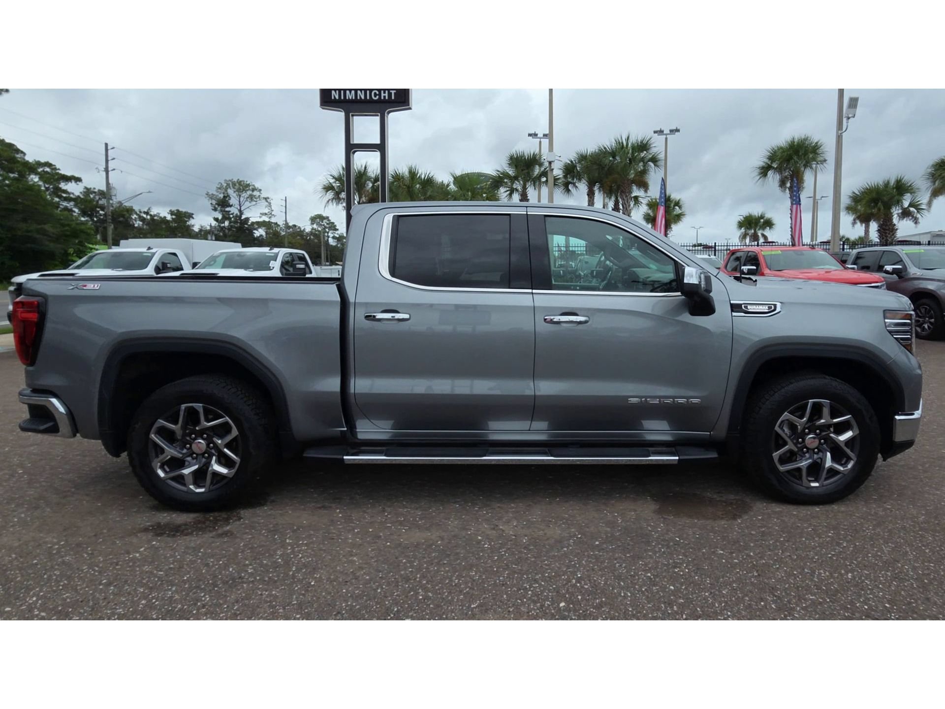 Used 2024 GMC Sierra 1500 SLT w/ SLT Premium Package AWD/4WD image 9